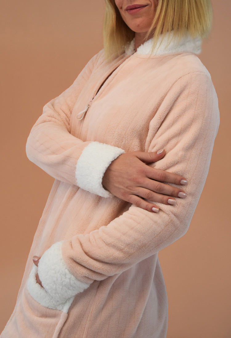 Long robe with pockets and closure